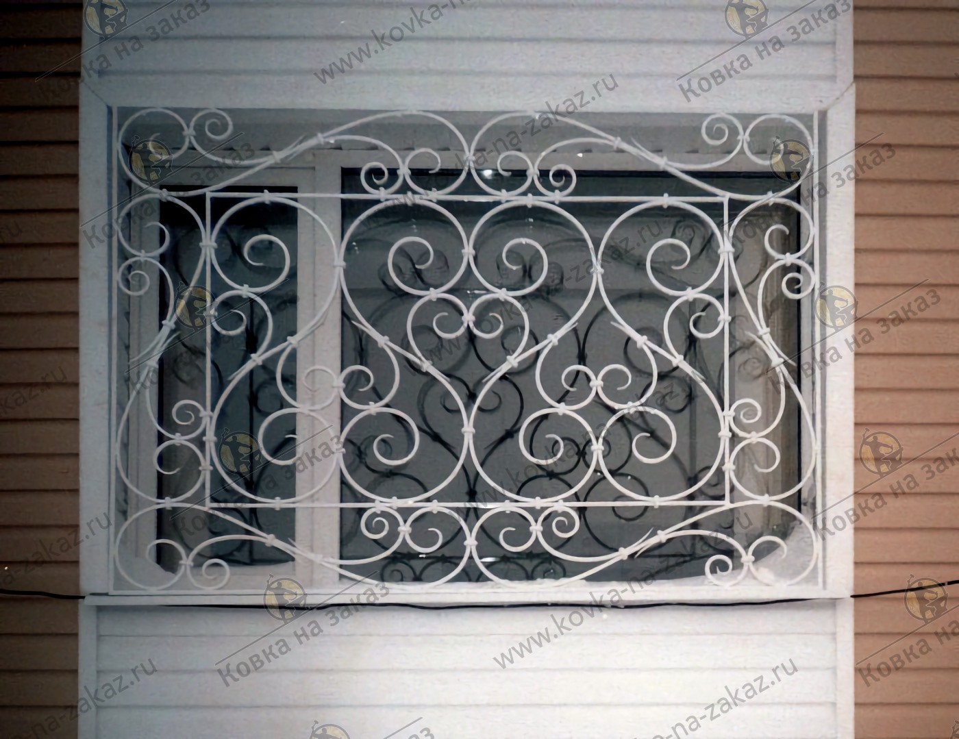 Металлическая решетка для&nbsp;окна из&nbsp;кованого металла круглого сечения, фото 1