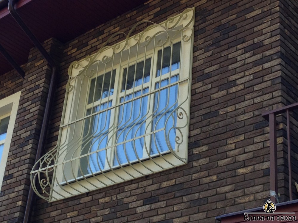   &laquo;Пузатые&raquo; оконные решетки для&nbsp;загородного дома на&nbsp;Киевском шоссе, фото 2