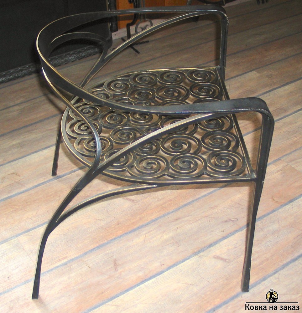 Металлическое дизайнерское кресло с кованым узором в сиденье, фото 1