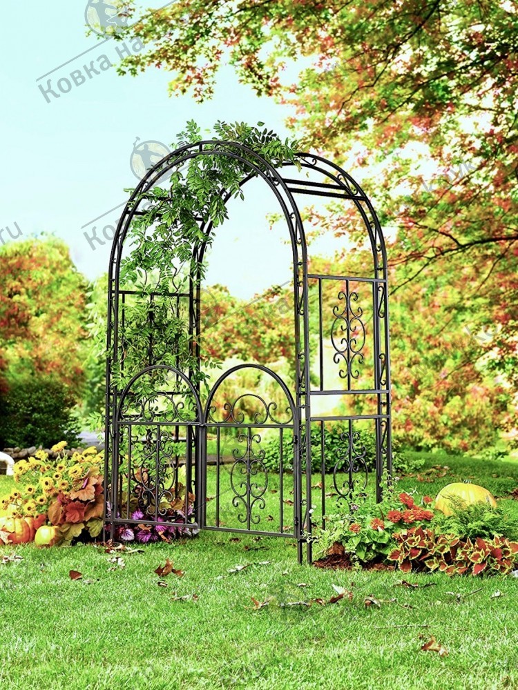 Садовая арка с дверками