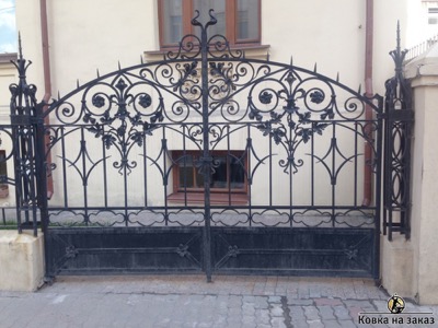 Кованые распашные ворота №1535