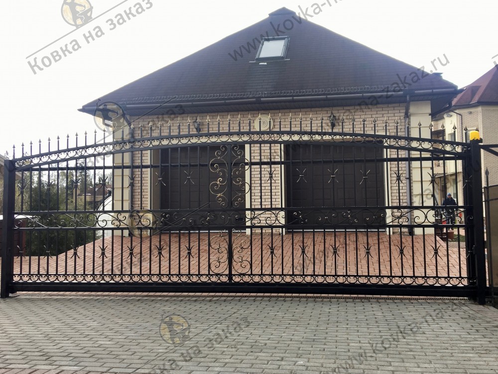Откатные ворота установлены в КП «Уборы» Одинцовского района Московской области, фото 1