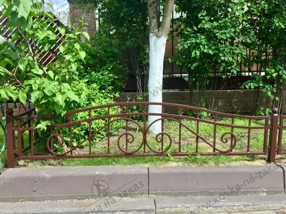 Небольшое газонное ограждение для&nbsp;загородного дома в&nbsp;Расторгуево, г, фото 2