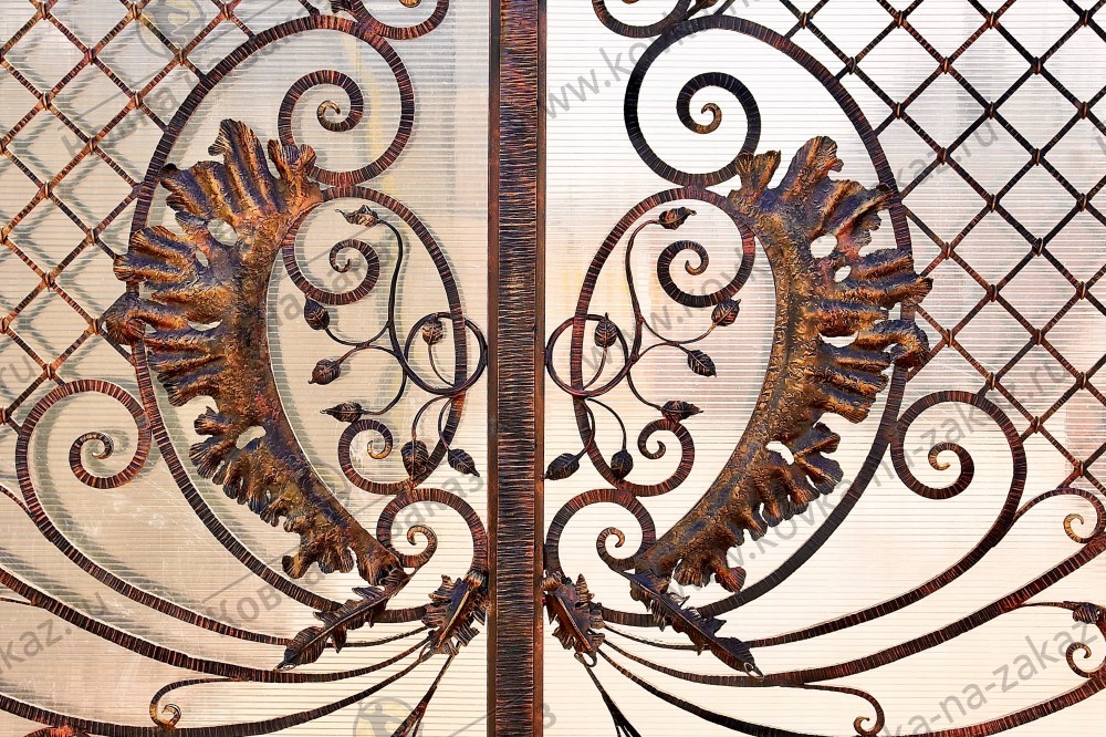 Вариант распашных кованых ворот и калитки с поликарбонатом, фото 3