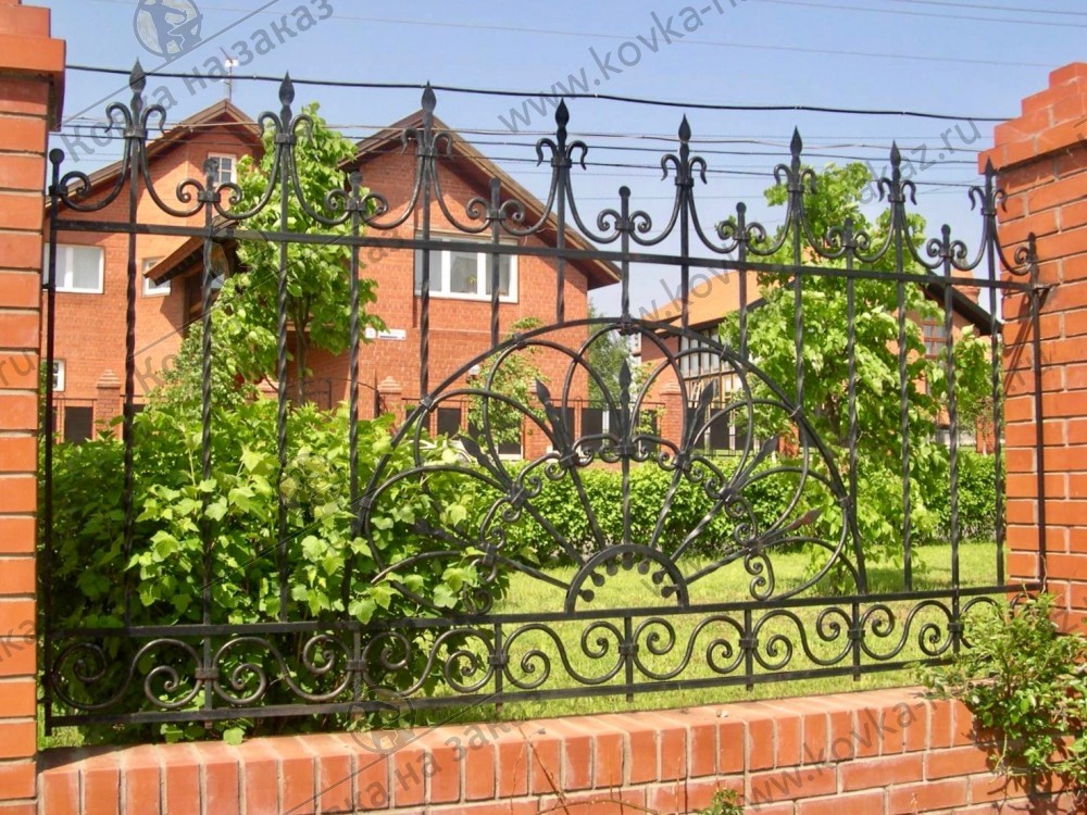 Качественный кованый забор для участка загородного дома, фото 1