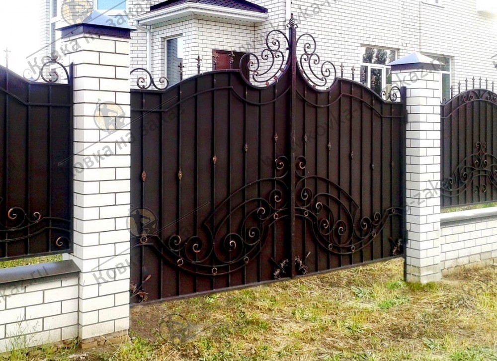 Распашные кованые ворота в форме усеченной арки, фото 1