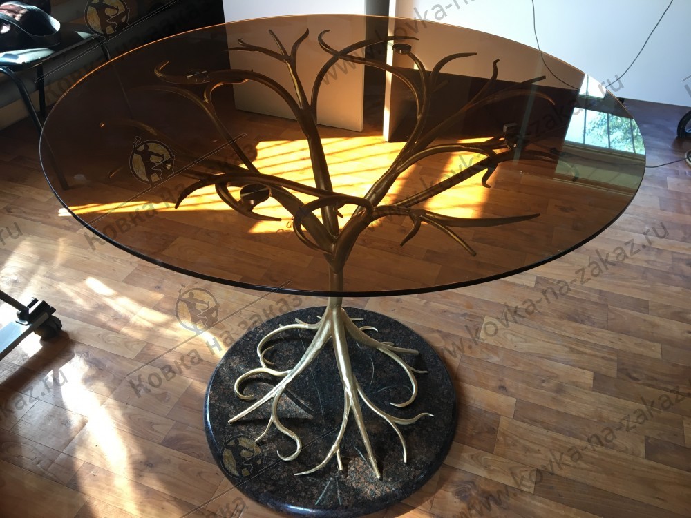 Стол с подстольем в виде ветвей дерева, круглой стеклянной столешницей и мраморным основанием, фото 1