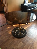 Стол с подстольем в виде ветвей дерева, круглой стеклянной столешницей и мраморным основанием, фото 3
