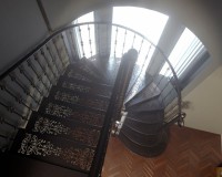 Проект кованой винтовой лестницы с&nbsp;перилами и&nbsp;резными ступенями, фото 2