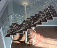 Проект дизайнерских кованых перил на&nbsp;винтовую лестницу с&nbsp;богатым и&nbsp;ярким приглашением, фото 3