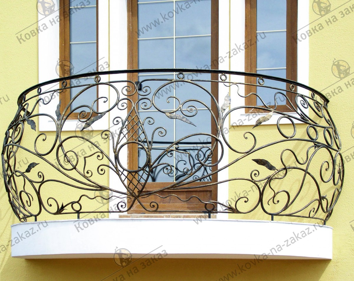 Объемное кованое ограждение для&nbsp;балкона с&nbsp;радиусным рисунком без&nbsp;столбов