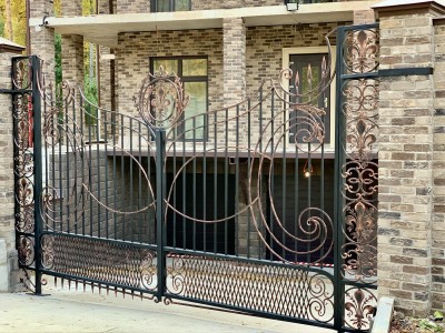 Распашные ворота, украшенные тосканской лилией, фото 7