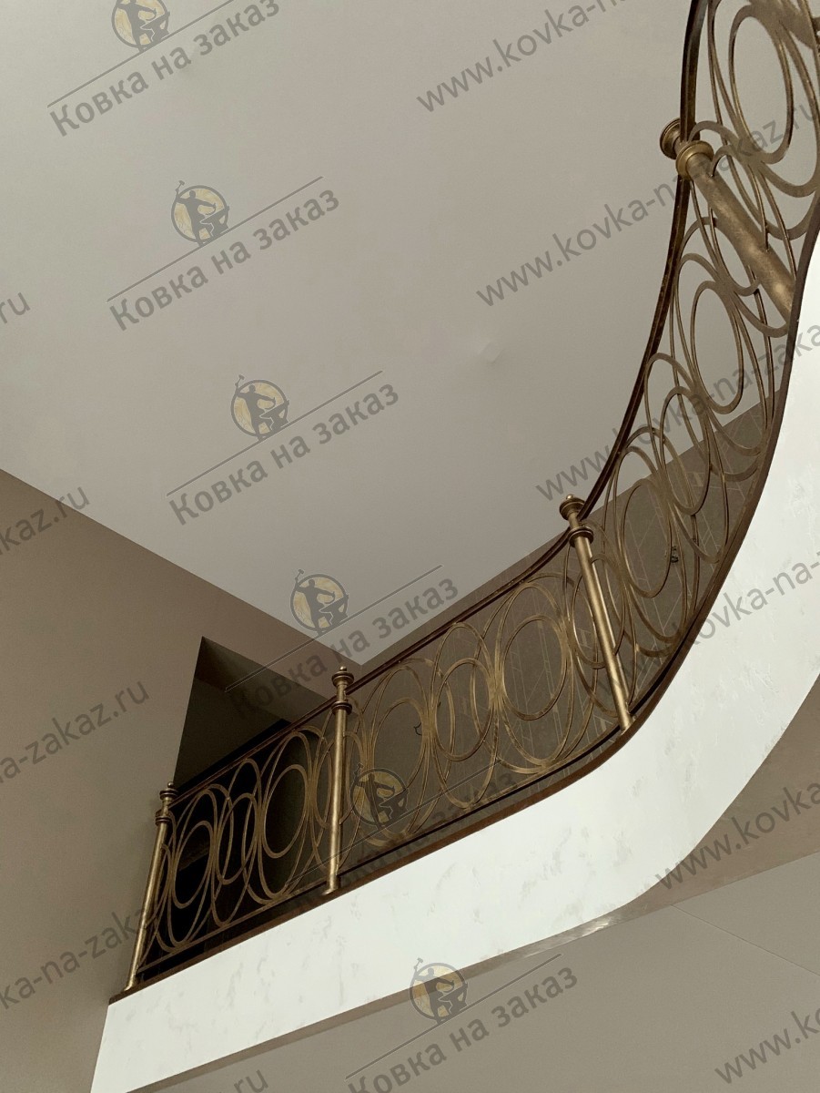 Геометричные перила для&nbsp;лестницы в&nbsp;загородный дом&nbsp;в&nbsp;Спасске, фото 9