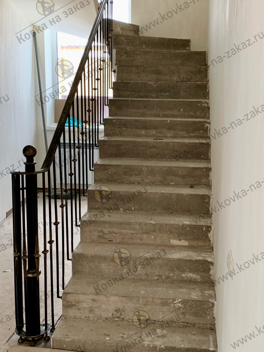 Перила на&nbsp;лестницу с&nbsp;боковым крепежом для&nbsp;Реутова, фото 3