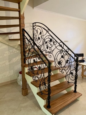 Перила на&nbsp;лестницу для&nbsp;загородного дома в&nbsp;коттеджном посёлке Кронбург, фото 3