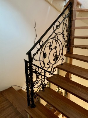 Перила на&nbsp;лестницу для&nbsp;загородного дома в&nbsp;коттеджном посёлке Кронбург, фото 4
