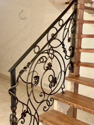 Перила на&nbsp;лестницу для&nbsp;загородного дома в&nbsp;коттеджном посёлке Кронбург, фото 10