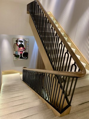 Лестничные перила с&nbsp;геометричным рисунком для&nbsp;ресторана Савва, гостиница Метрополь, фото 2