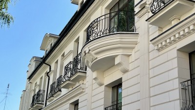 Кованые балконы для&nbsp;коммерческого здания на&nbsp;Болотной площади в&nbsp;Москве, фото 2