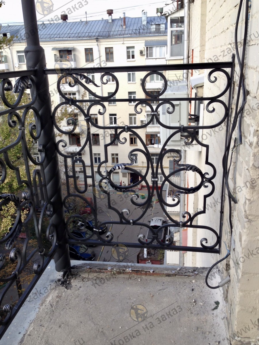 Кованое балконное ограждение для&nbsp;квартиры на&nbsp;Красной Пресне в&nbsp;Москве, район Пресненский, фото 4