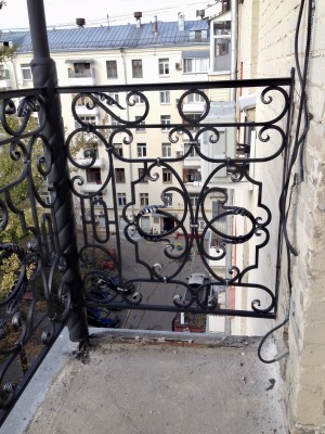 Кованое балконное ограждение для&nbsp;квартиры на&nbsp;Красной Пресне в&nbsp;Москве, район Пресненский, фото 4