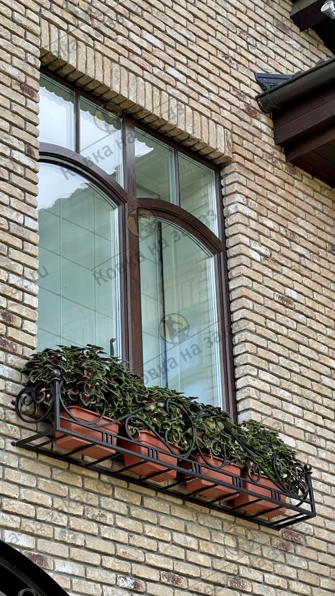 Традиционные кованые цветочницы под&nbsp;окно для&nbsp;ящиков и&nbsp;горшков с&nbsp;цветами, фото 2
