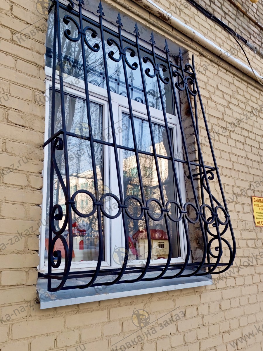 Кованые решетки на&nbsp;окна первого этажа дома в&nbsp;Аптекарском переулке Басманного района Москвы, фото 2